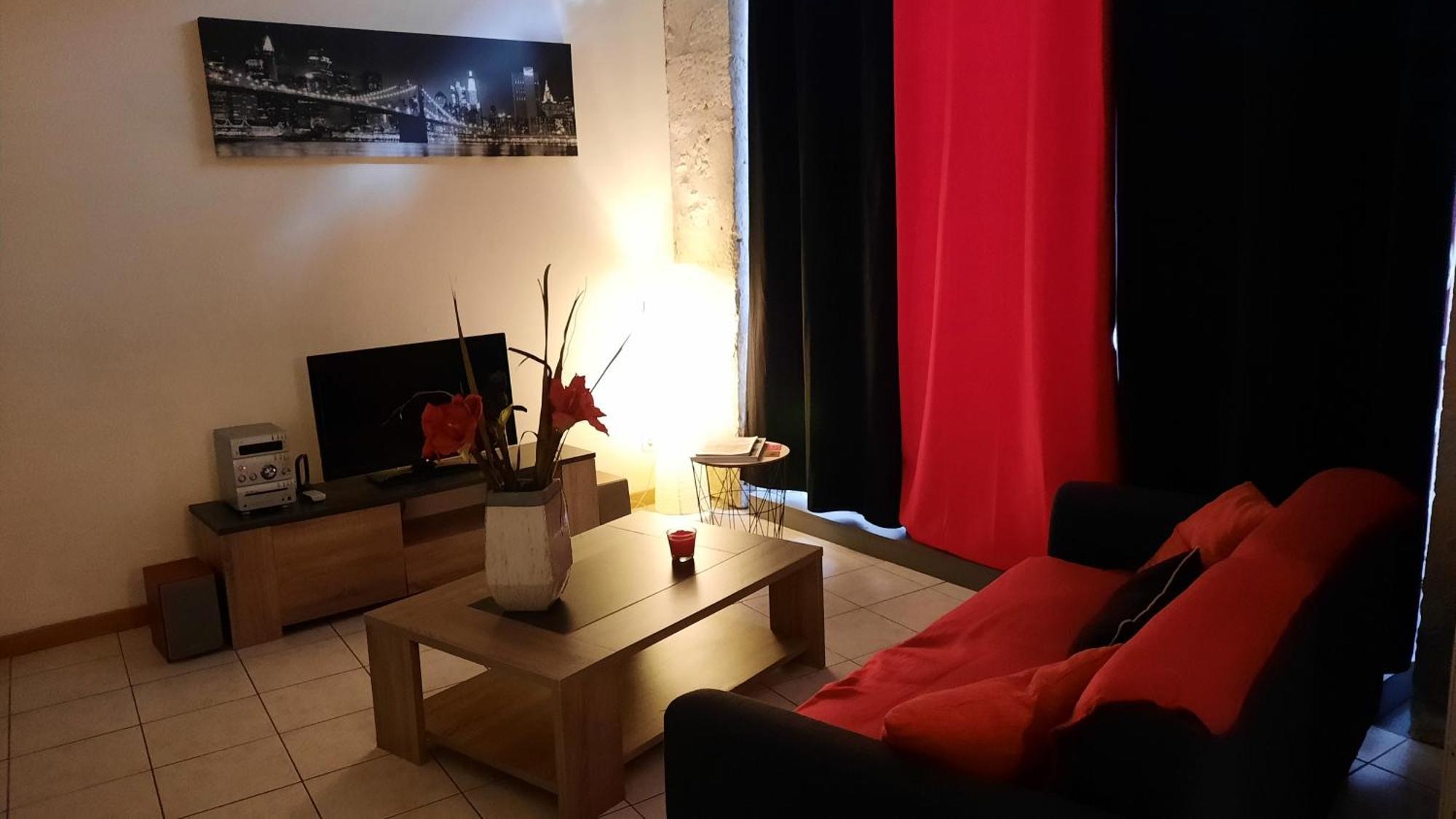 Appartement En Centre Ville Historique Perigueux Luaran gambar